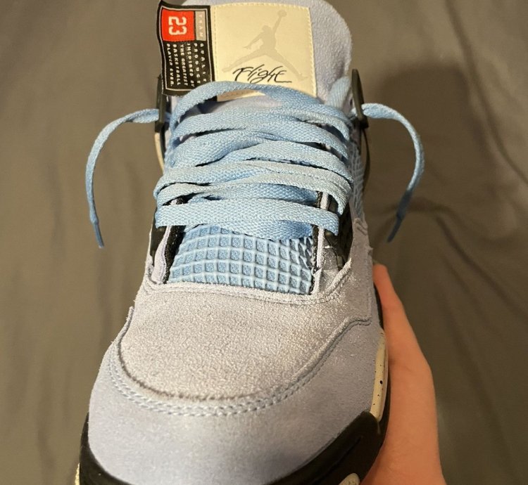 Jordan 4 Unc