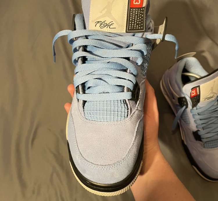 Jordan 4 Unc