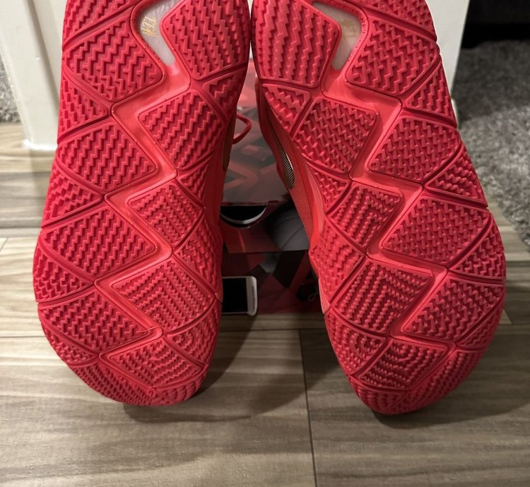 2018 Nike Kyrie 4 Red Carpet