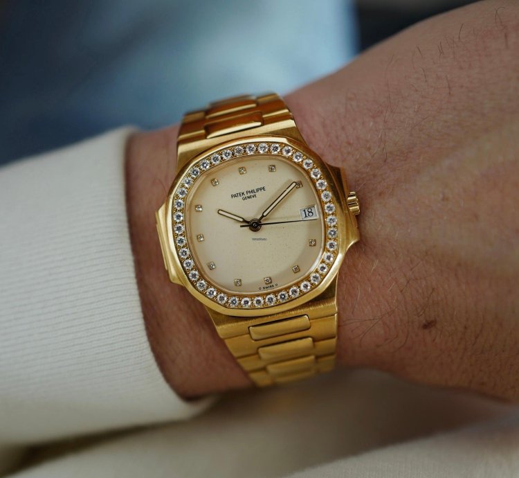 Patek Philippe Nautilus Yellow Gold Nautilus Ref 3800 With Diamond Bezel And Ceramic Dial