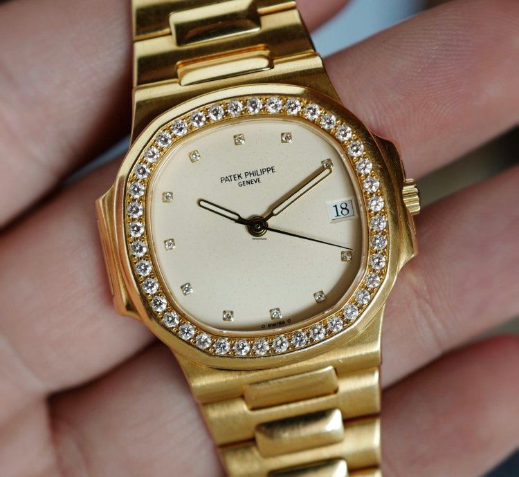Patek Philippe Nautilus Yellow Gold Nautilus Ref 3800 With Diamond Bezel And Ceramic Dial