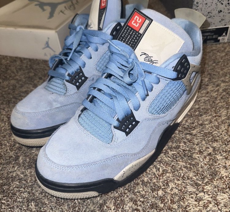 Jordan 4 University Blue