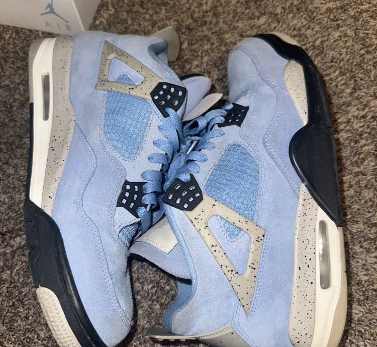 Jordan 4 University Blue