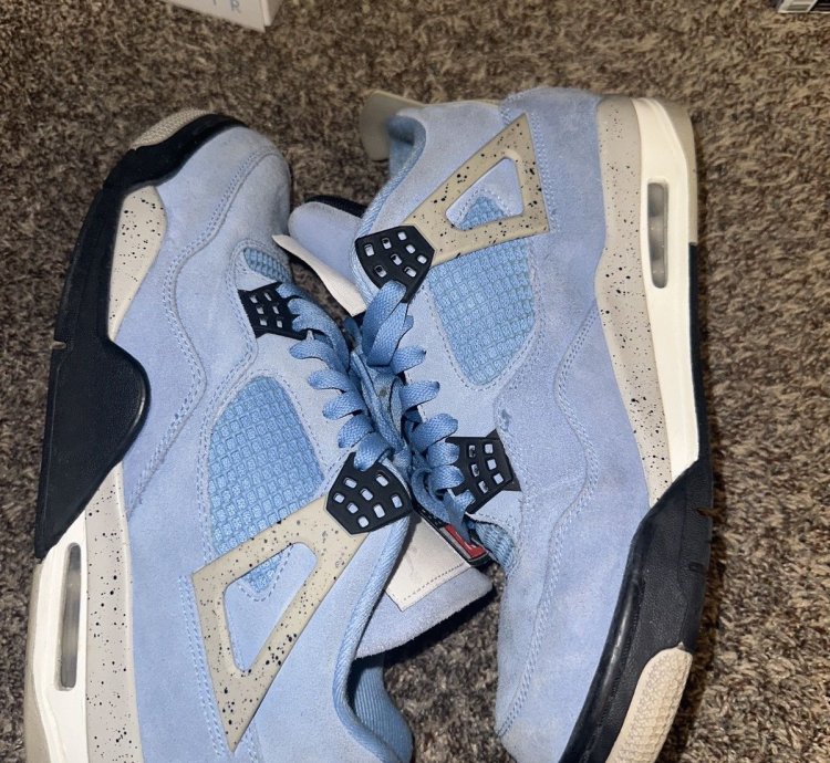 Jordan 4 University Blue