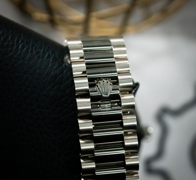 Rolex Day-date 40 White Gold Blue Dial President Bracelet Bnib Complete Set