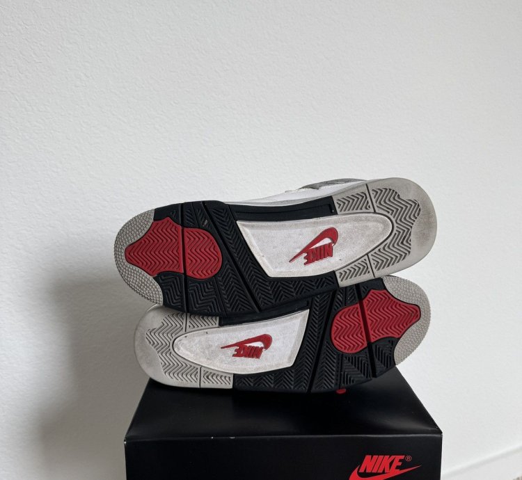 Jordan 4 White Cement