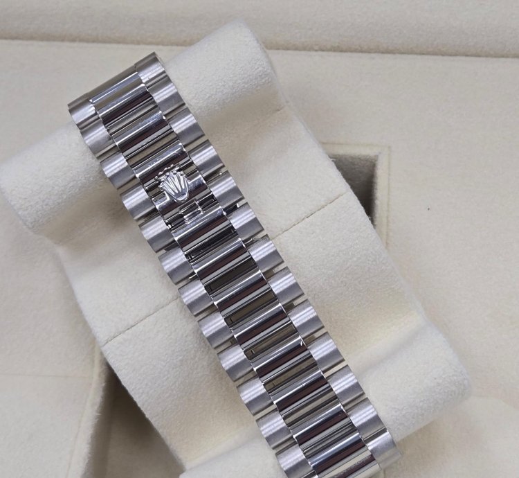 Rolex Day-date 40 White Gold Blue Ombre