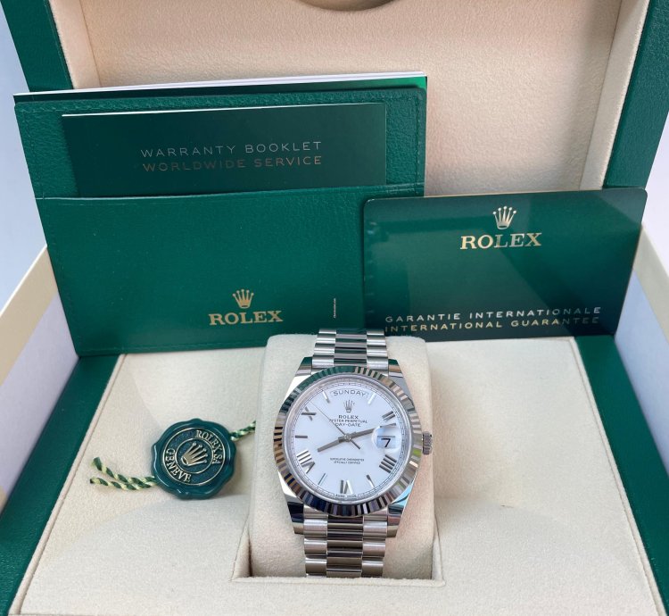 Rolex Day-date 40 White Gold Day-date 40 Fluted Bezel White Roman Dial President Bracelet 228239