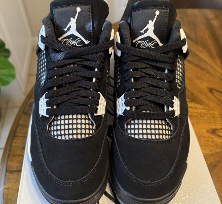 Jordan 4 White Thunder