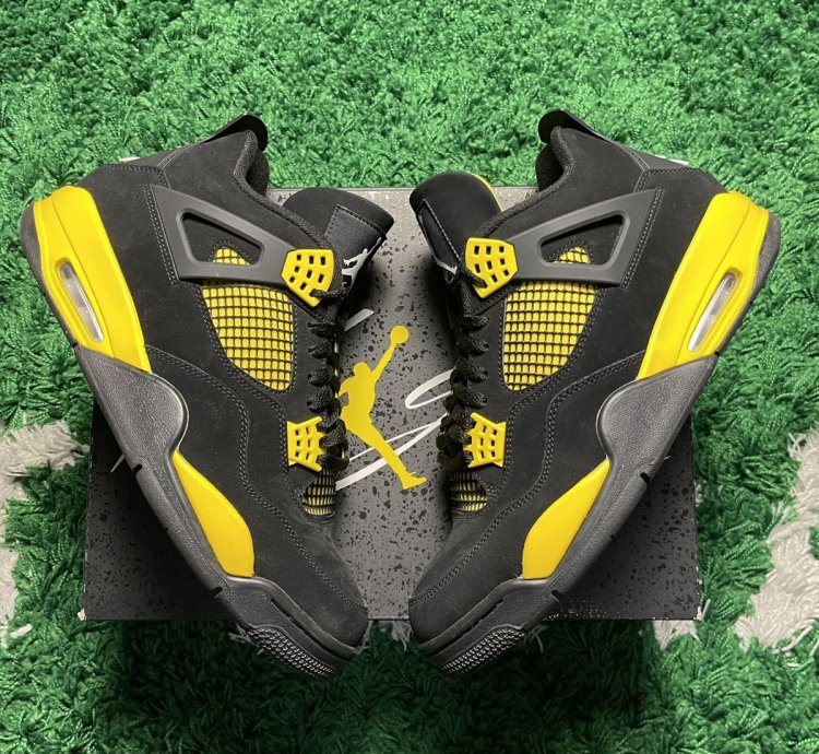 Jordan 4 Yellow Thunder