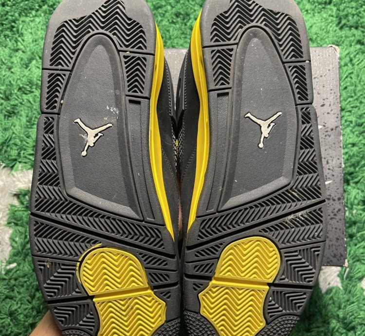 Jordan 4 Yellow Thunder