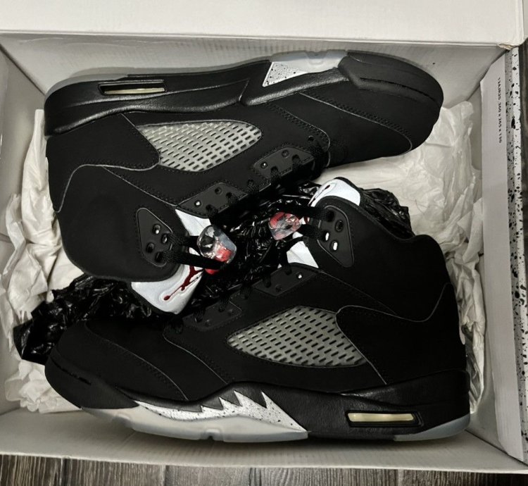 Jordan 5 Black Metallic