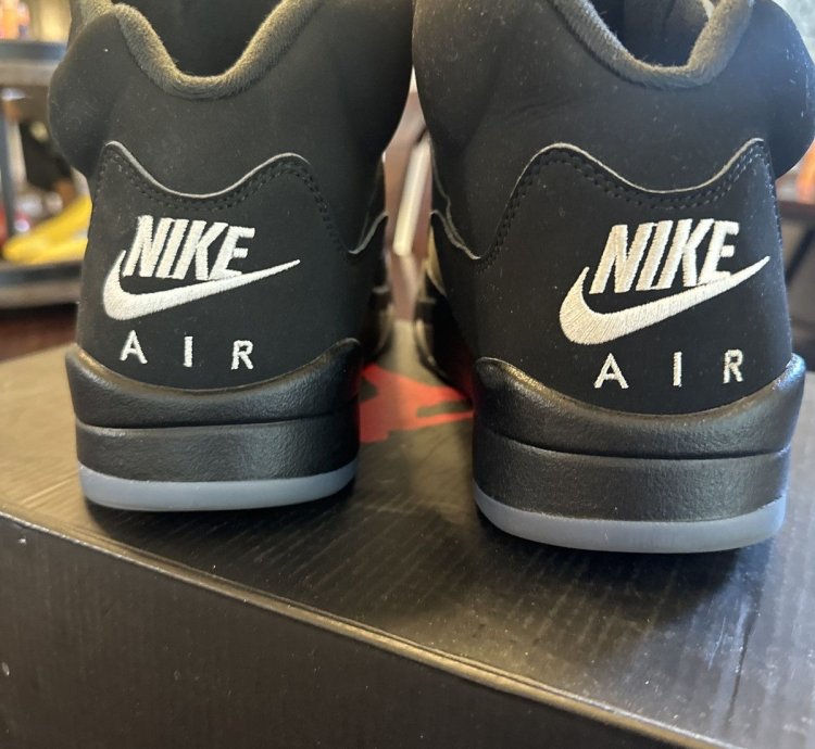 Jordan 5 Black Metallic 2016