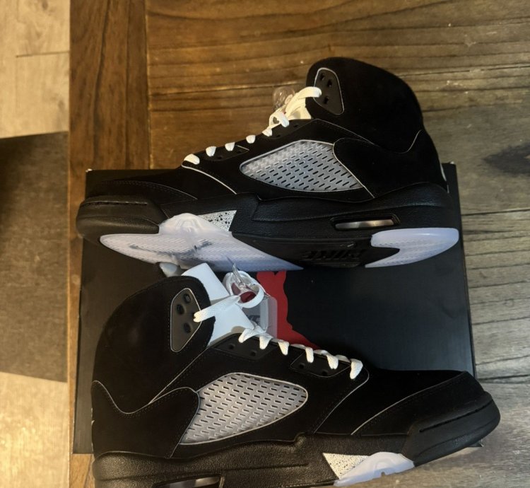 Jordan 5 Black Metallic Reimagined