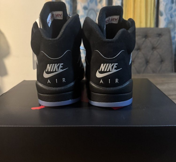 Jordan 5 Black Metallic Reimagined