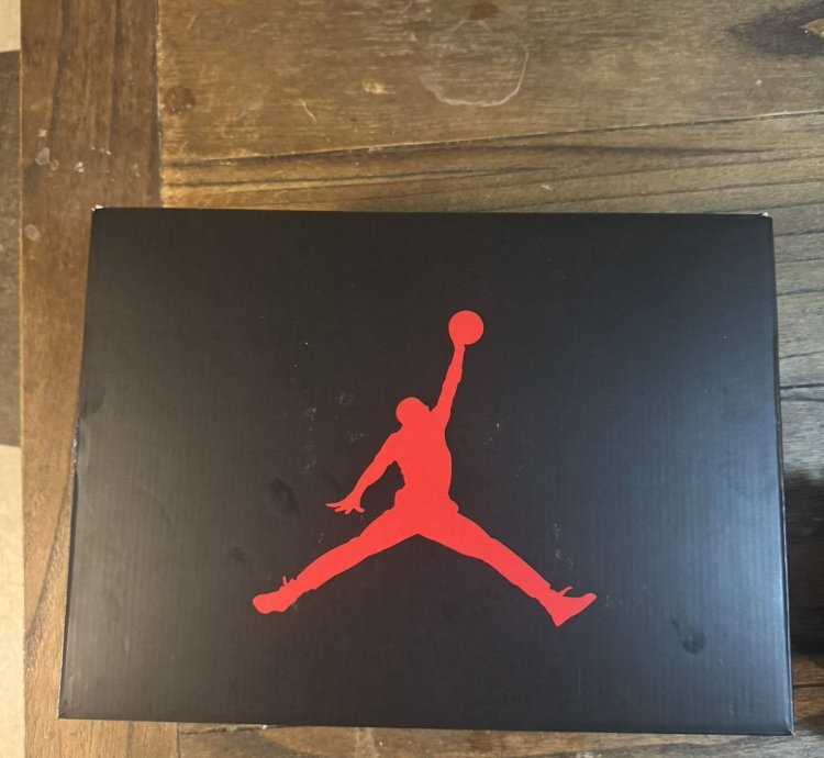 Jordan 5 Black Metallic Reimagined