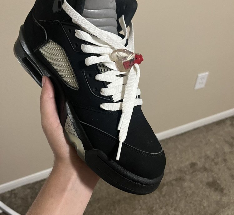 Jordan 5 Black Mettalic