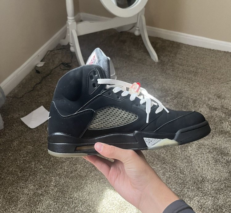 Jordan 5 Black Mettalic