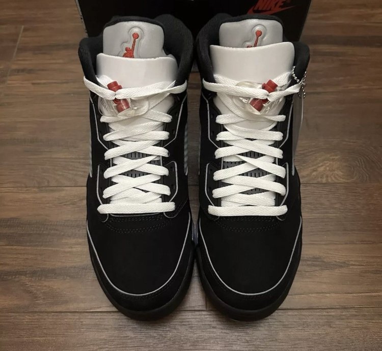Jordan 5 Black Reimaigned