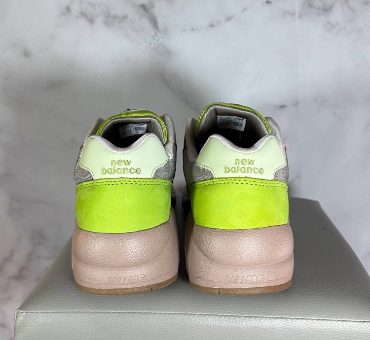 580 Cream Green
