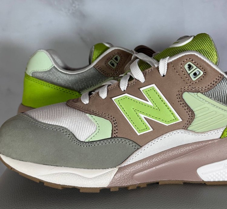 580 Cream Green