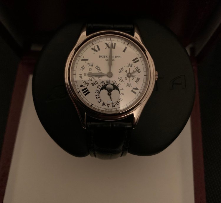 Patek Philippe Perpetual Calendar 3940g - Perpetual Calendar White Roman Dial 18k White Gold Rare Excellent With Pp Watch Winder Wallet Archive Extract