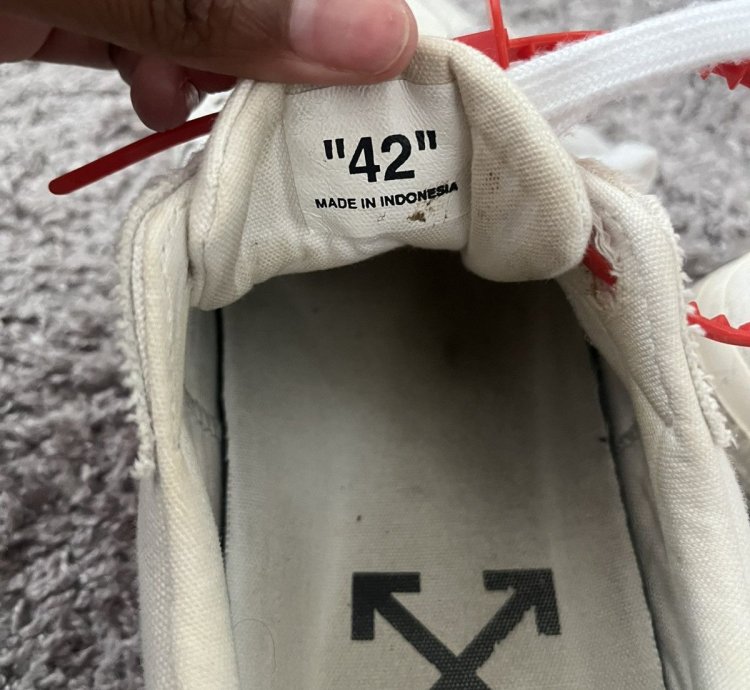 2019 Off- White Vulc Low