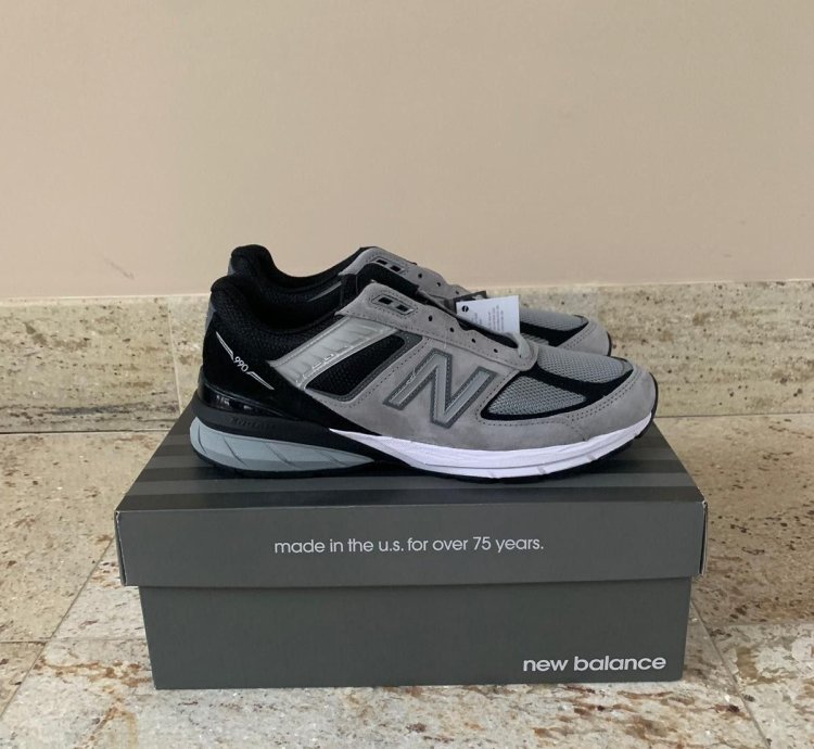 990 V5 In Grey Black