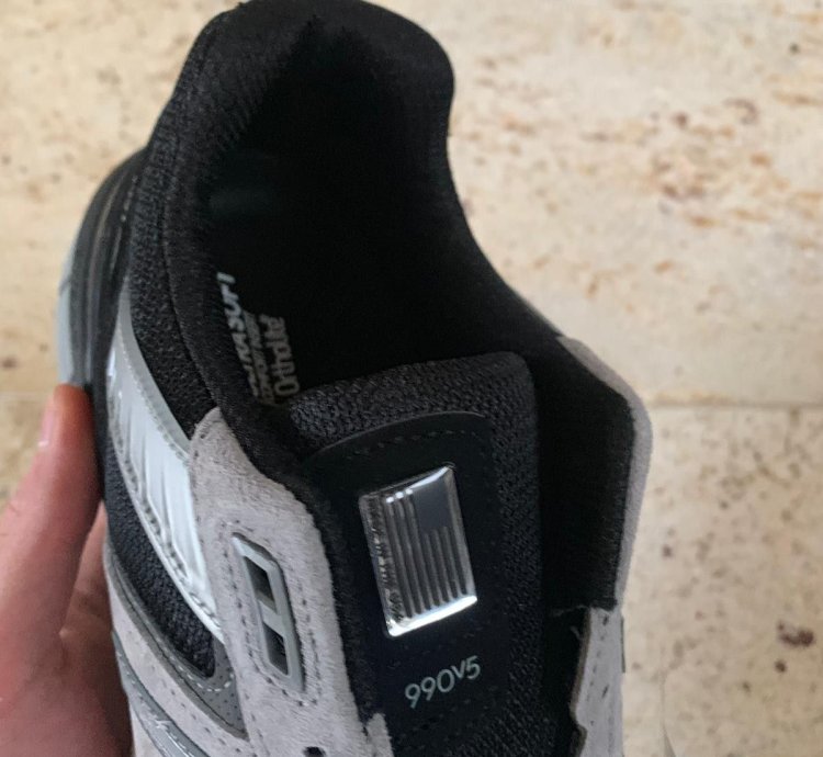 990 V5 In Grey Black