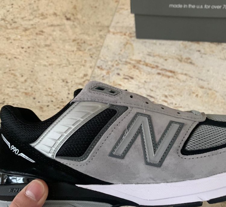 990 V5 In Grey Black