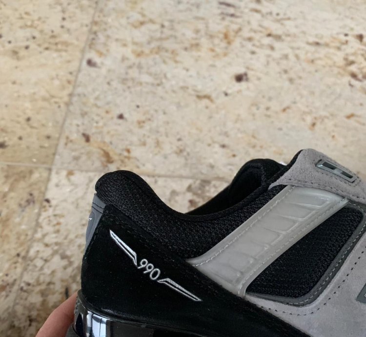 990 V5 In Grey Black