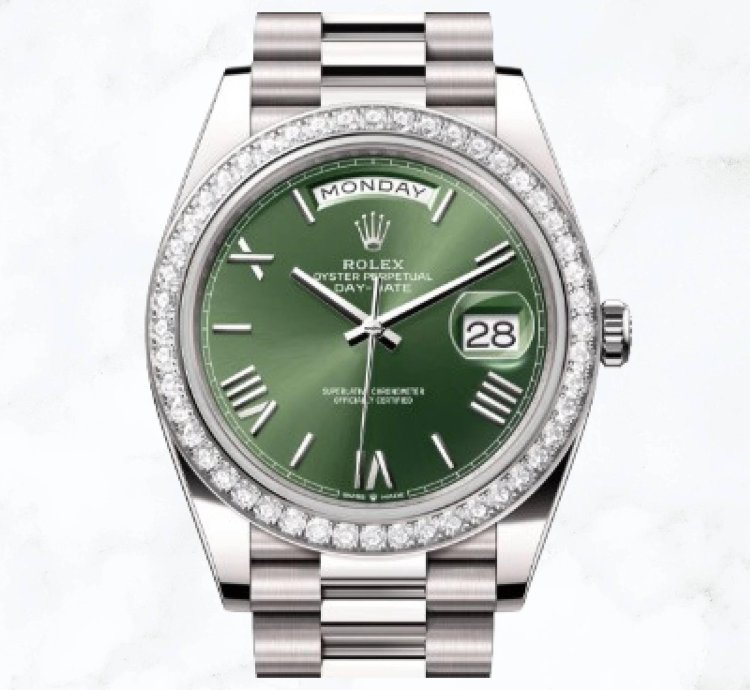 Rolex Day-date 40 White Gold Olive Green Roman Dial 228349rbr new Unworn