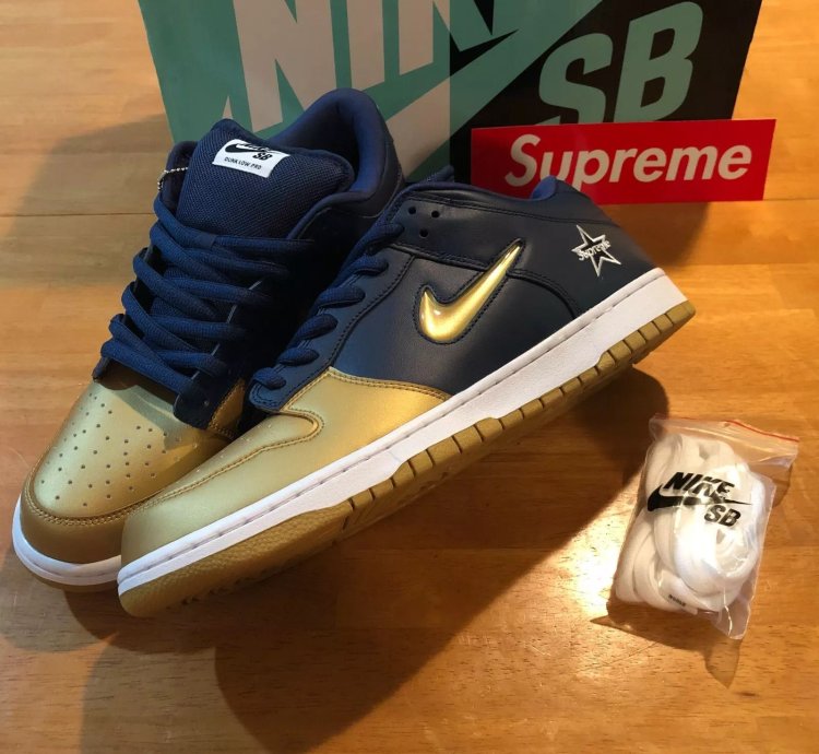 2019 Sb Dunk Low Jewel Swoosh Navy Gold