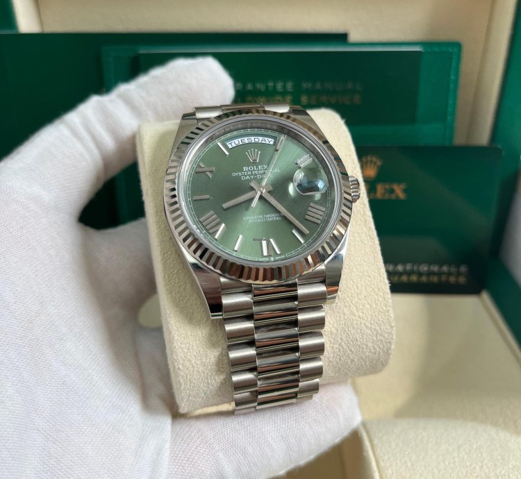 Rolex Day-date 40 White Gold Olive Green Roman Dial Fluted