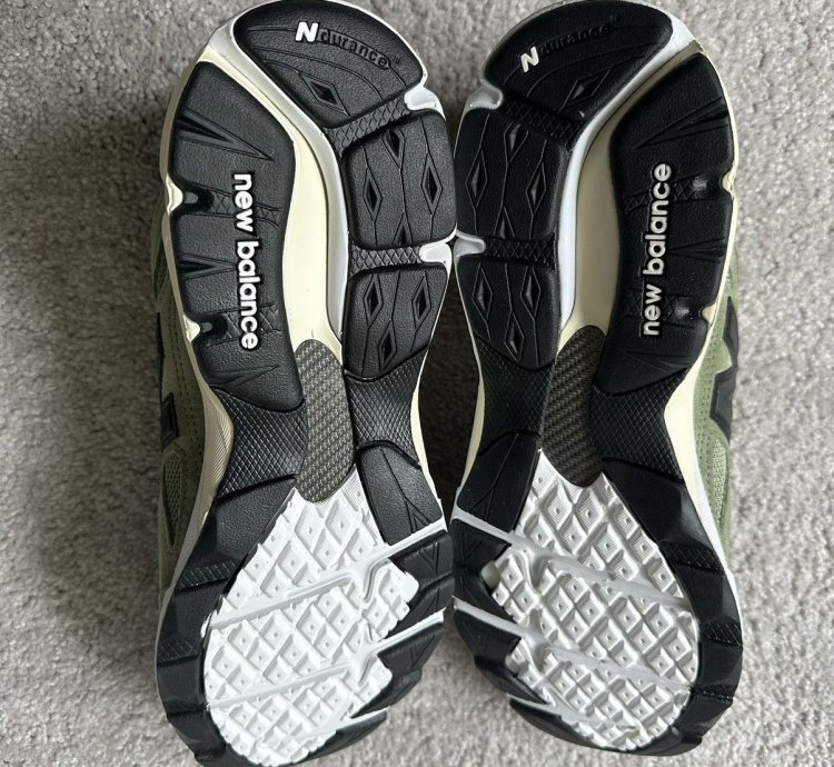 990v3 Olive