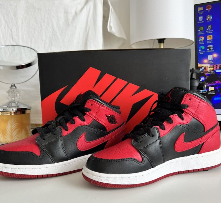2020 Air Jordan 1 Mid Gs Banned