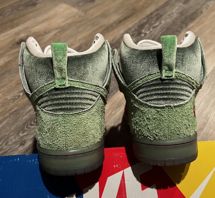 Nike Sb Dunk High Strawberry Cough
