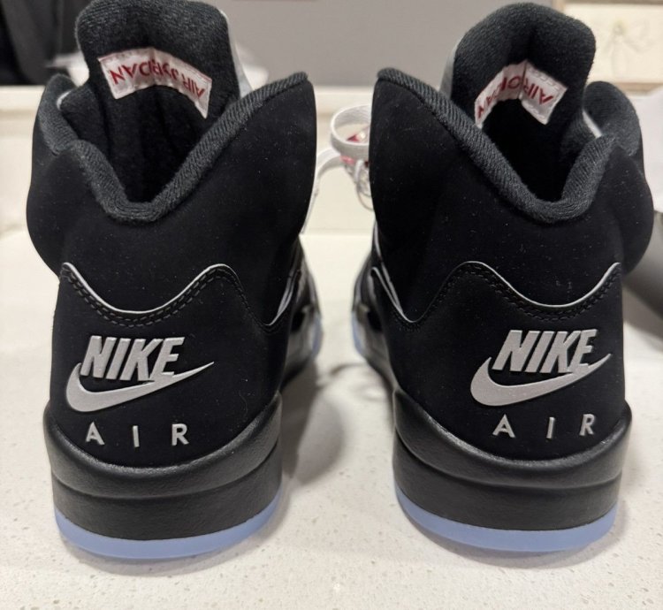 Jordan 5 Metallic