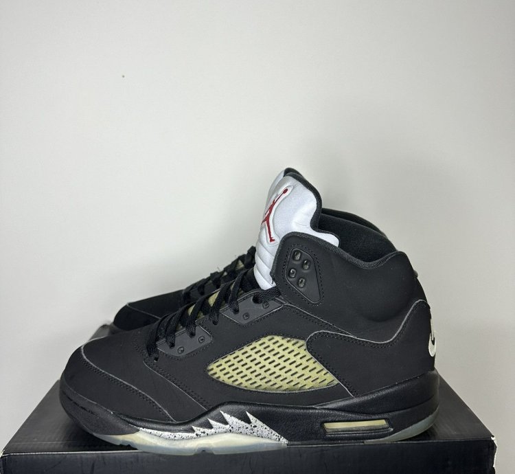 Jordan 5 Metallic Black