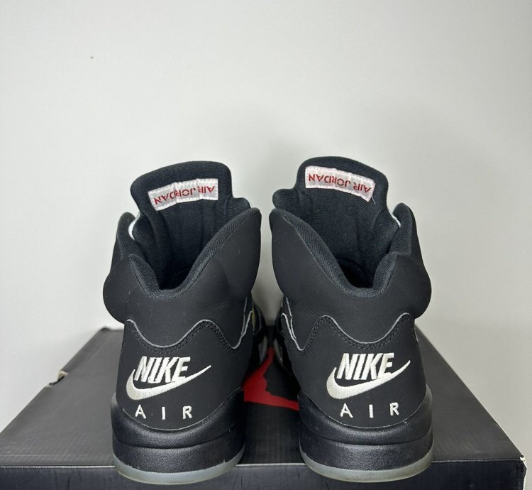 Jordan 5 Metallic Black