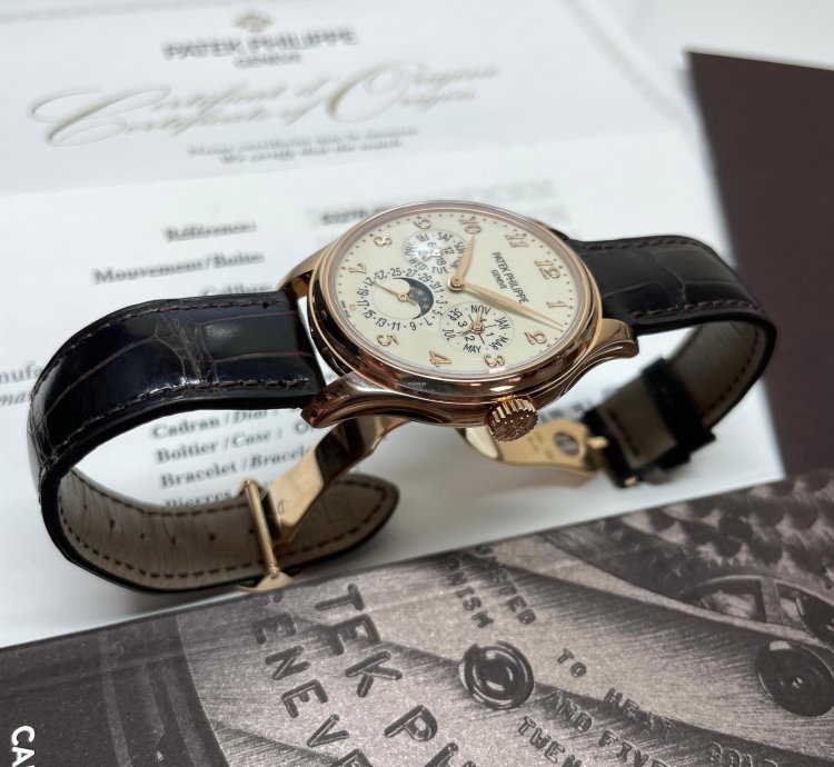 Patek Philippe Perpetual Calendar 39mm Rose Gold Ref 5327r-001