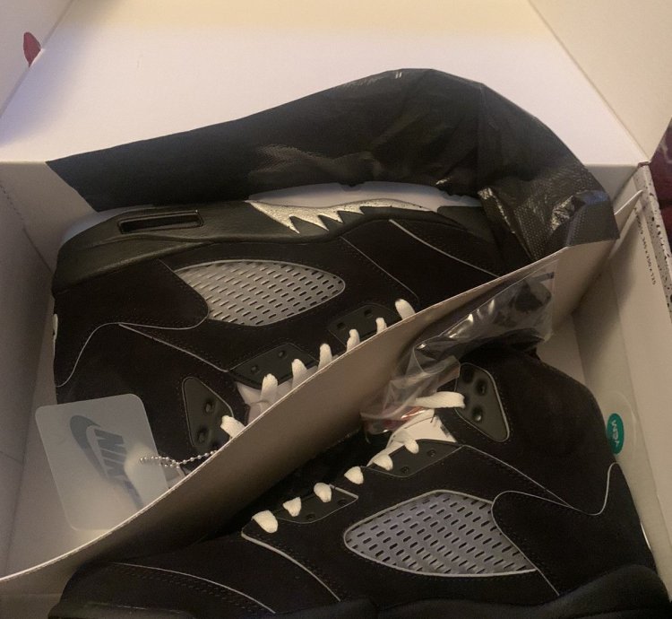 Jordan 5 Metallic Reimagined