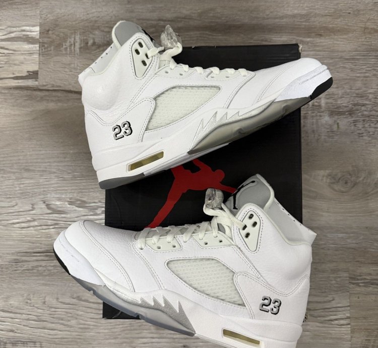 Jordan 5 Metallic White
