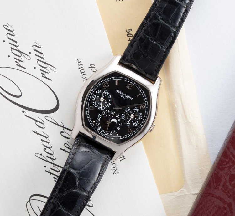 Patek Philippe Perpetual Calendar 5040g