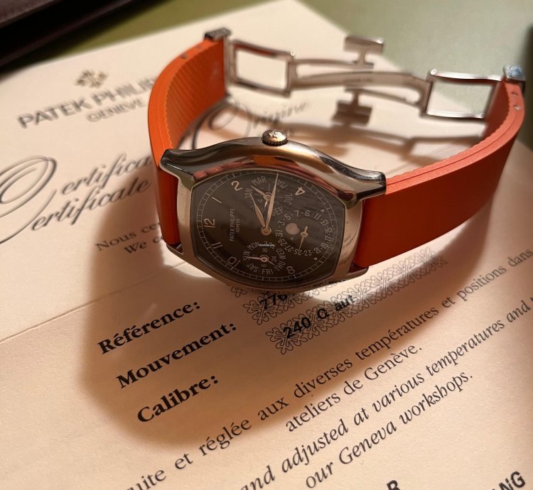 Patek Philippe Perpetual Calendar 5040g