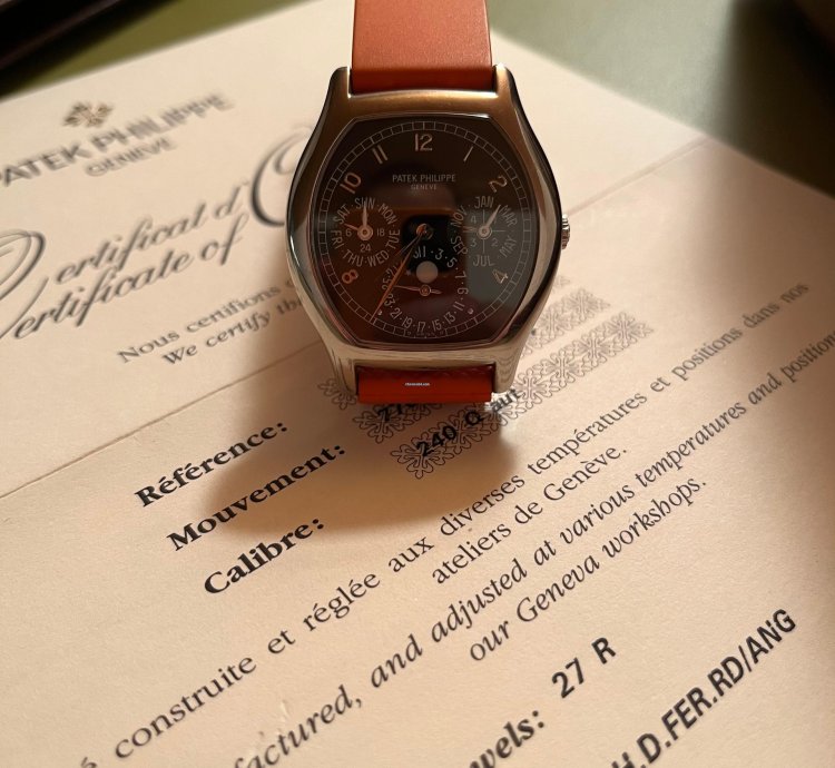 Patek Philippe Perpetual Calendar 5040g