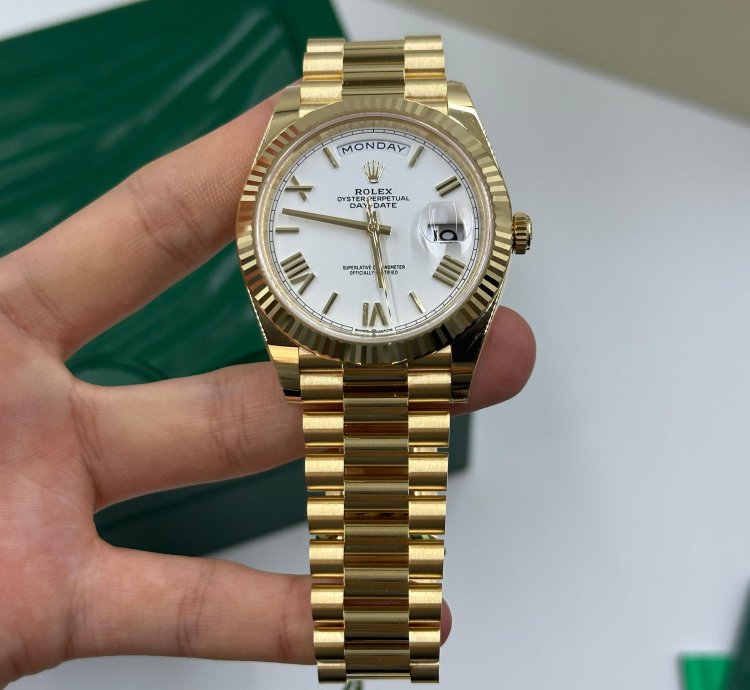 Rolex Day-date 40 White Roman
