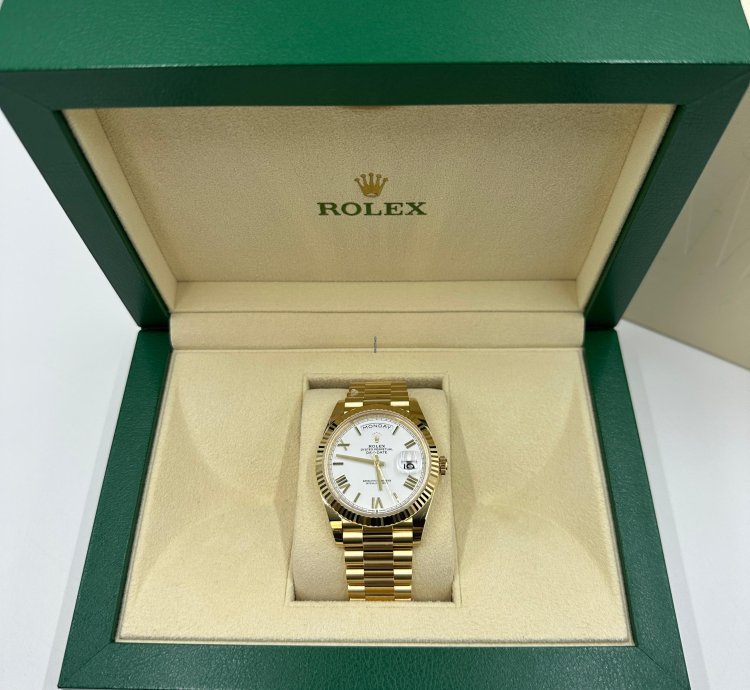 Rolex Day-date 40 White Roman