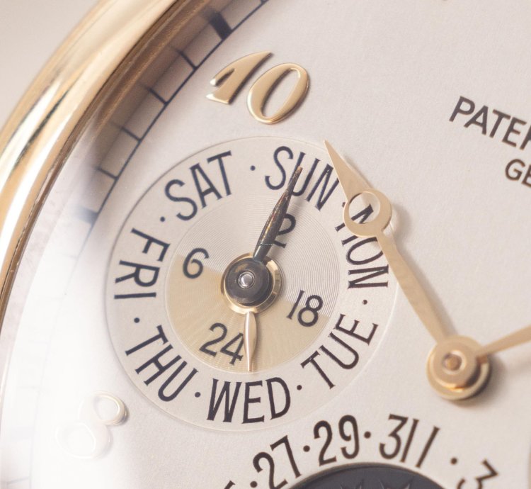 Patek Philippe Perpetual Calendar 5040j In 18k Yellow Gold Tonneau Case With Box And Papers
