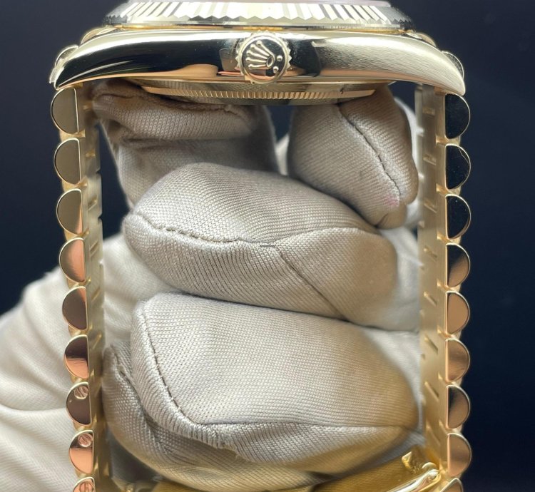 Rolex Day-date 40 White Roman Dial Unworn